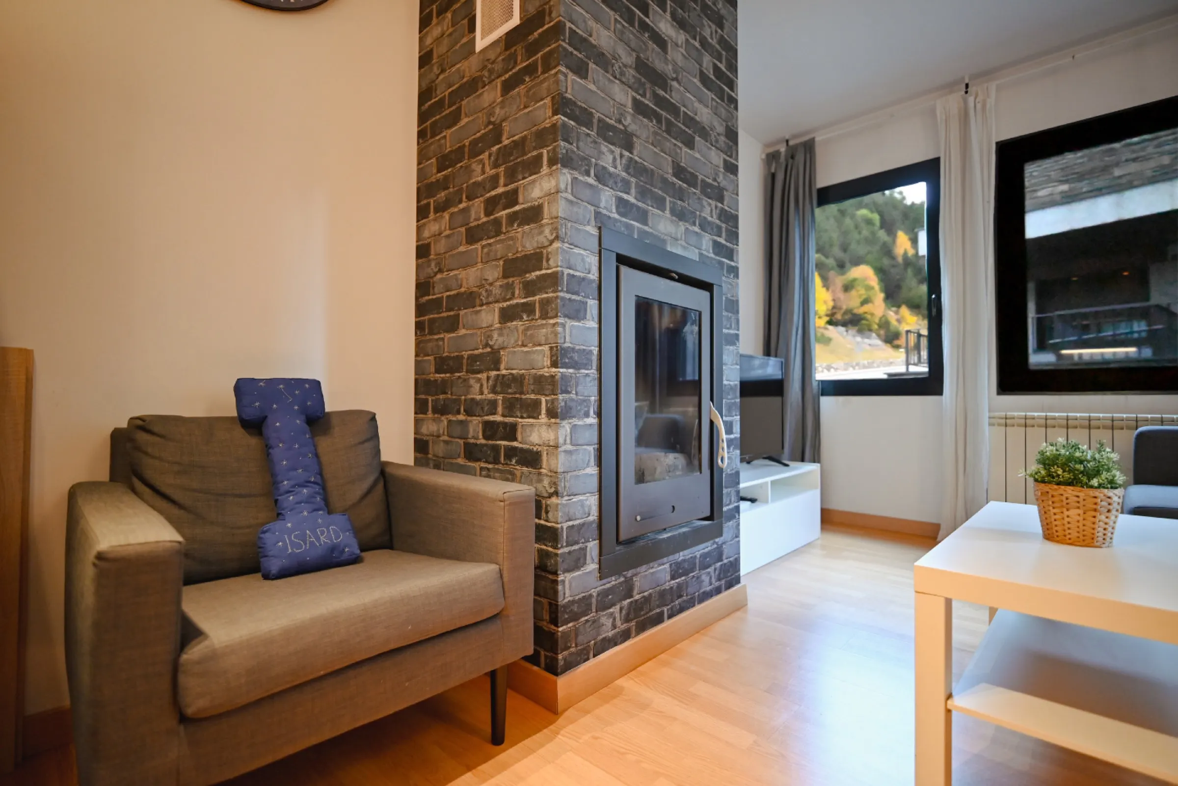Apartamento con chimenea